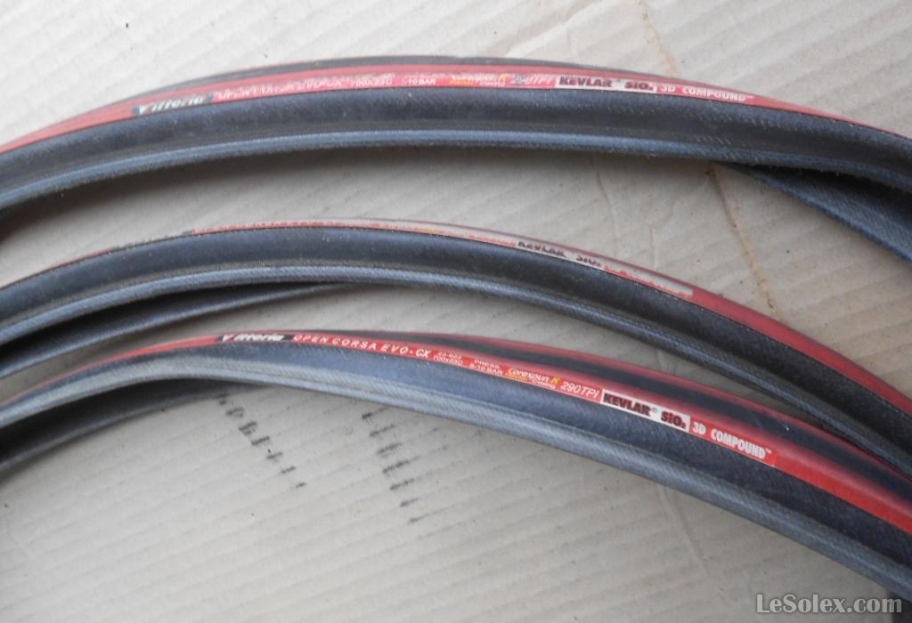 lot 3 Pneu route velo 700 x23C vittoria