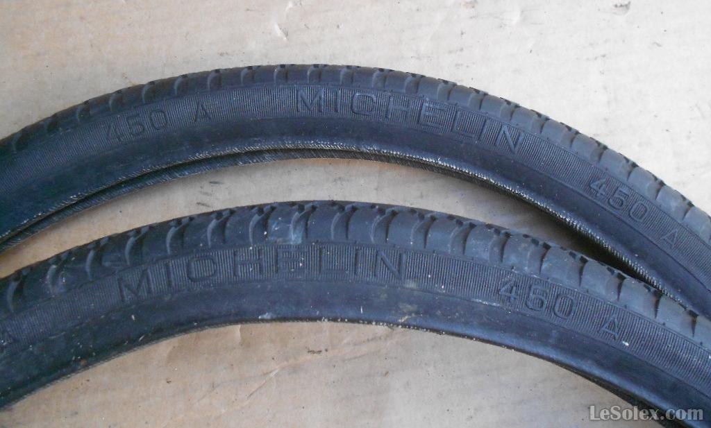 Pneu 450 A michelin noir