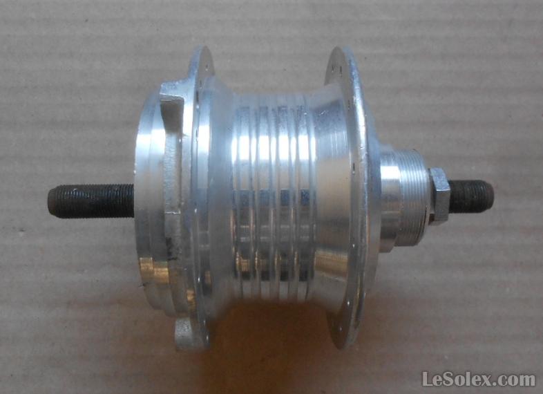 Moyeu roue arriere 70 mm leleu