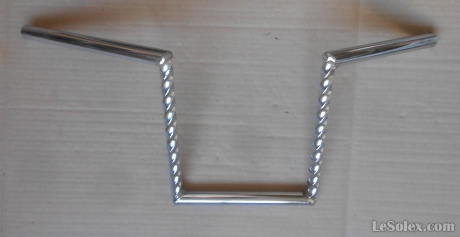 Guidon z barre torsadé