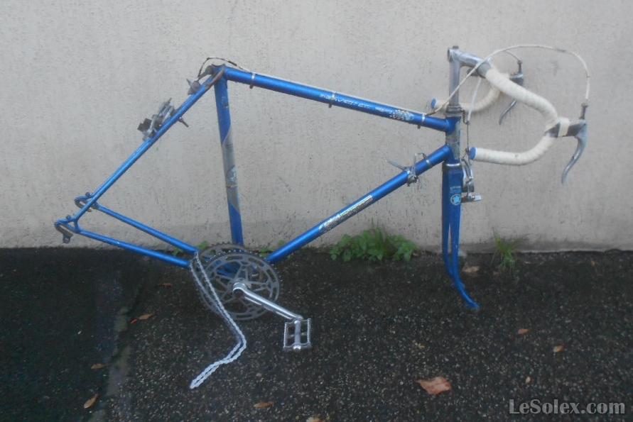 velo ancien gitane à reconstruire ou pour pieces occasion