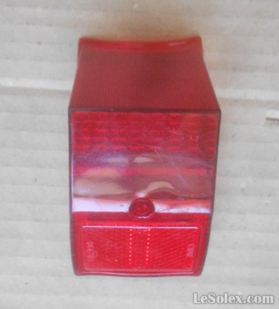 Feu rouge peugeot cibie bord cass&eacute;