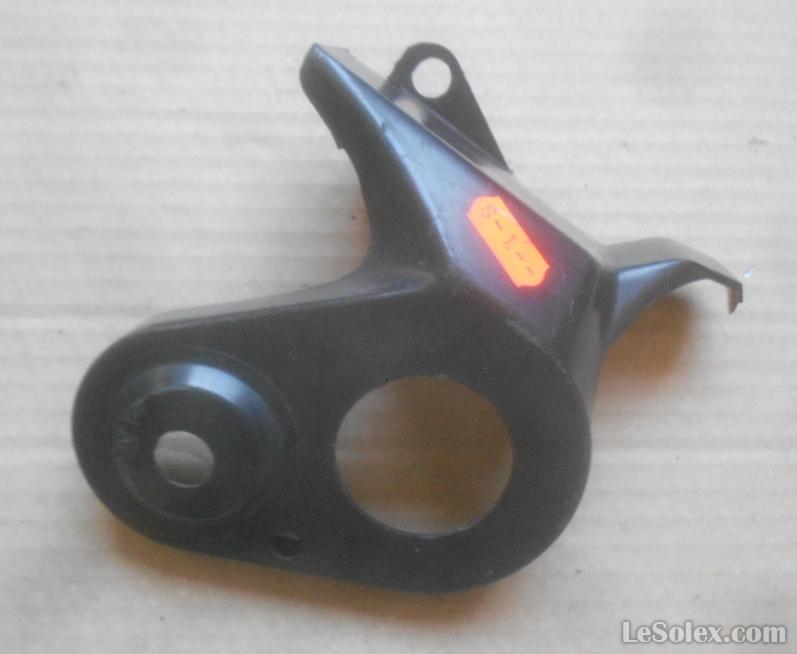 piece inconnu plastique noir