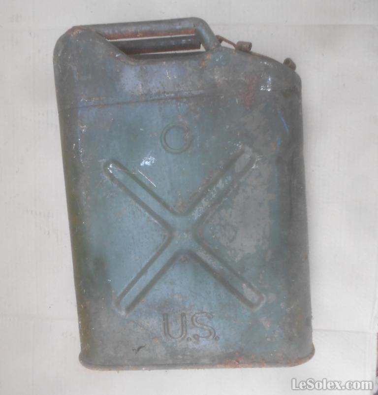Jerricane d�essence ancien 1956 US
