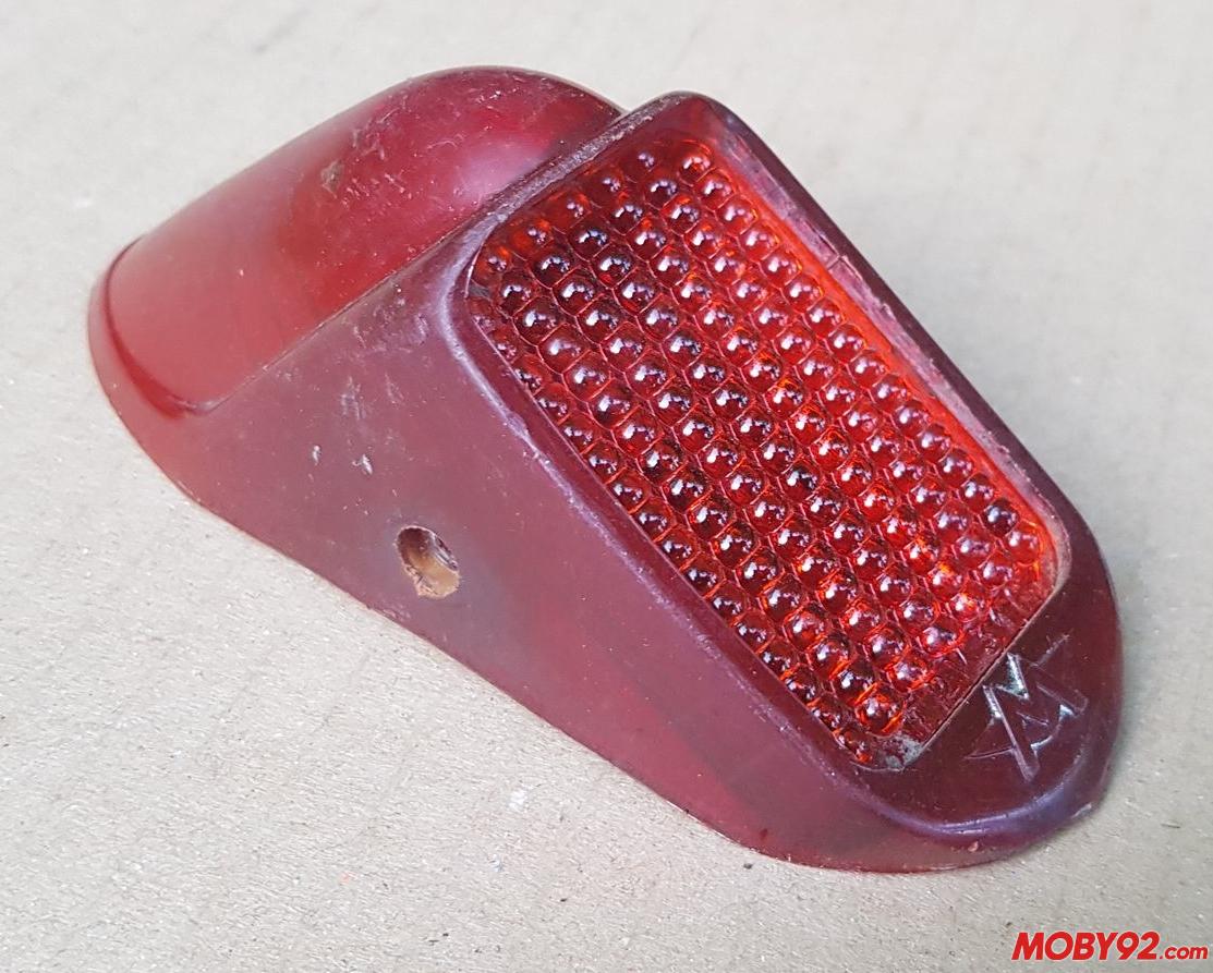 Feu rouge mobylette motobecane origine occasion