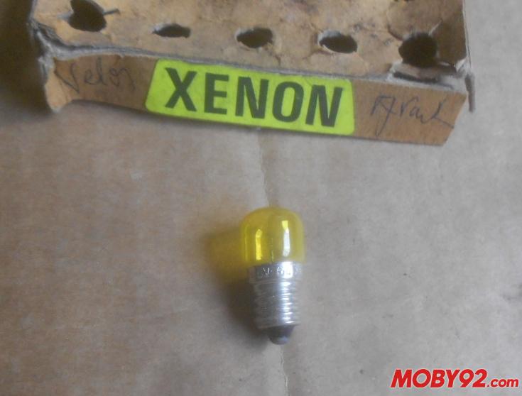 Ampoule 6V 6W jaune x&eacute;non