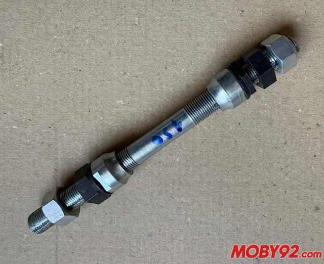 axe de roue 11 150 mm