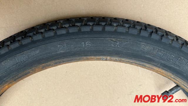 Pneu 2 1/4-16 hutchinson vroom occasion