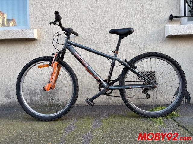 VTT v&eacute;lo d&eacute;cathlon rockrider 24 pouces