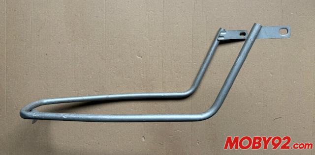 Barre de garde boue 103 gris