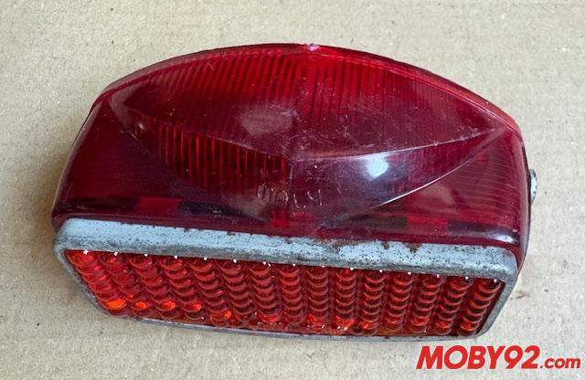 feu rouge micron maly origine + support