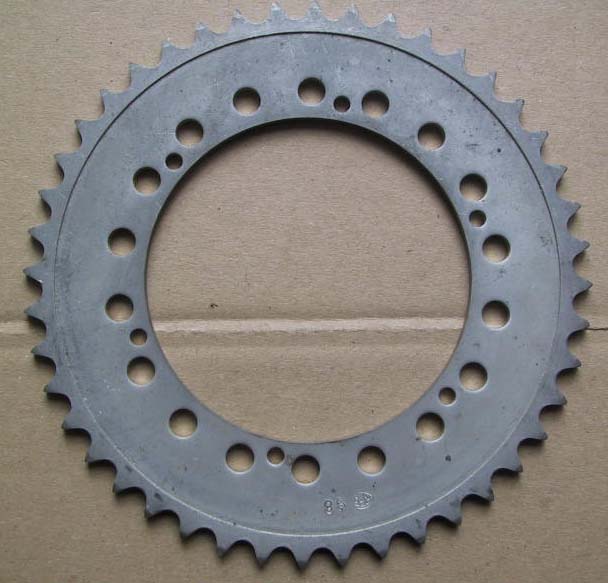 couronne 44 dents 104 mm