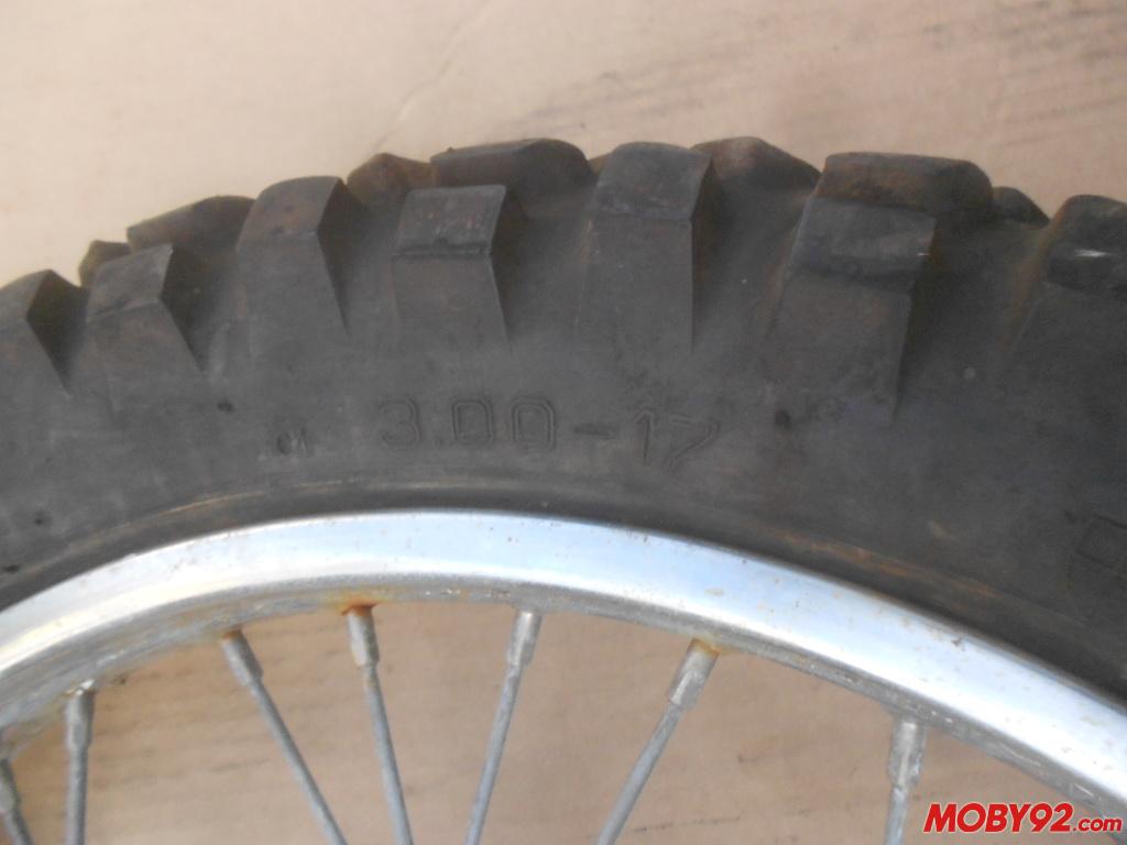 pneu moto CEAT 3-17 MCR occasion