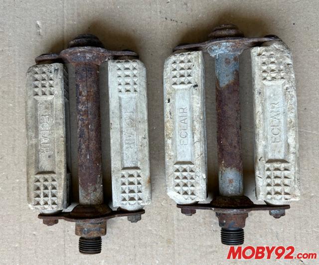 Paire P&eacute;dale eclair occasion