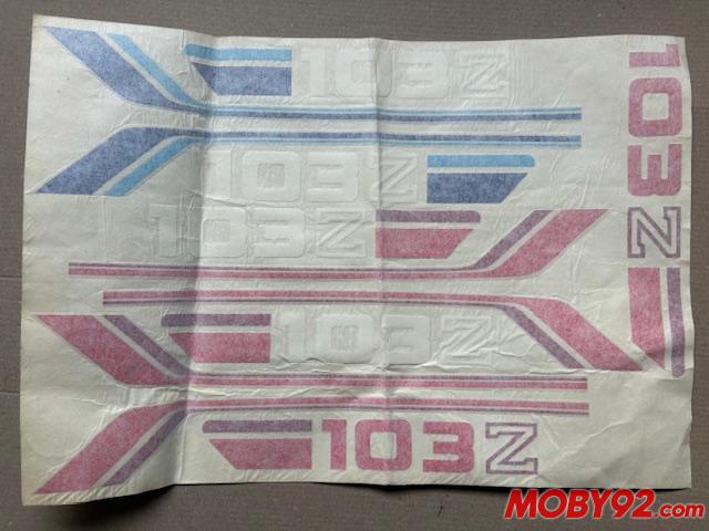 Autocollant 103 Z planche d'&eacute;poque