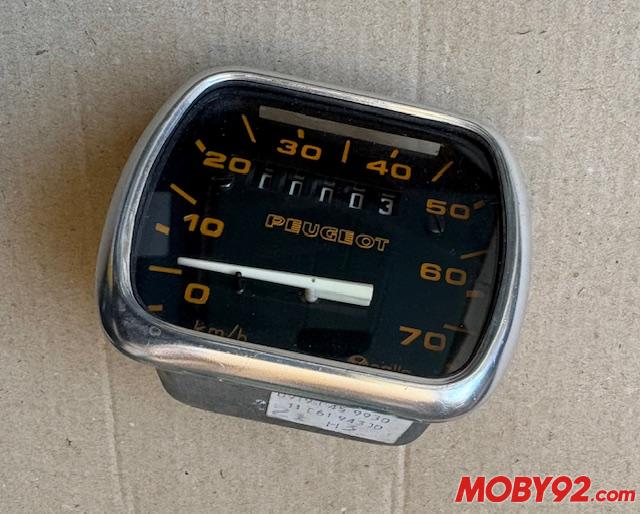 Compteur veglia peugeot 103 fond noir