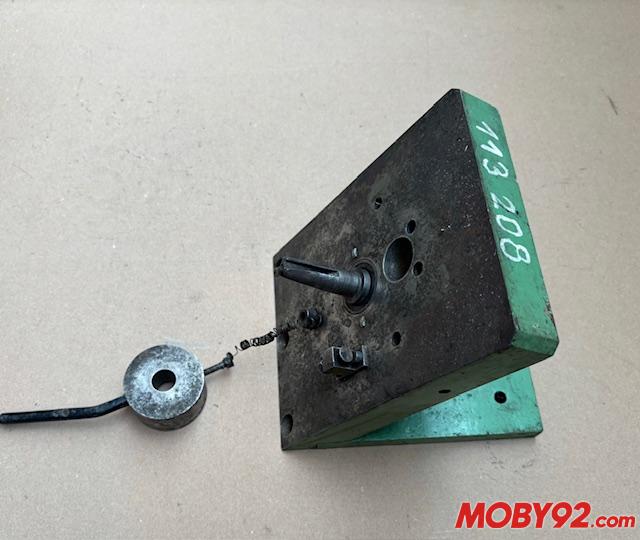 objet de l'usine solex, support pour faire tourner les rotor