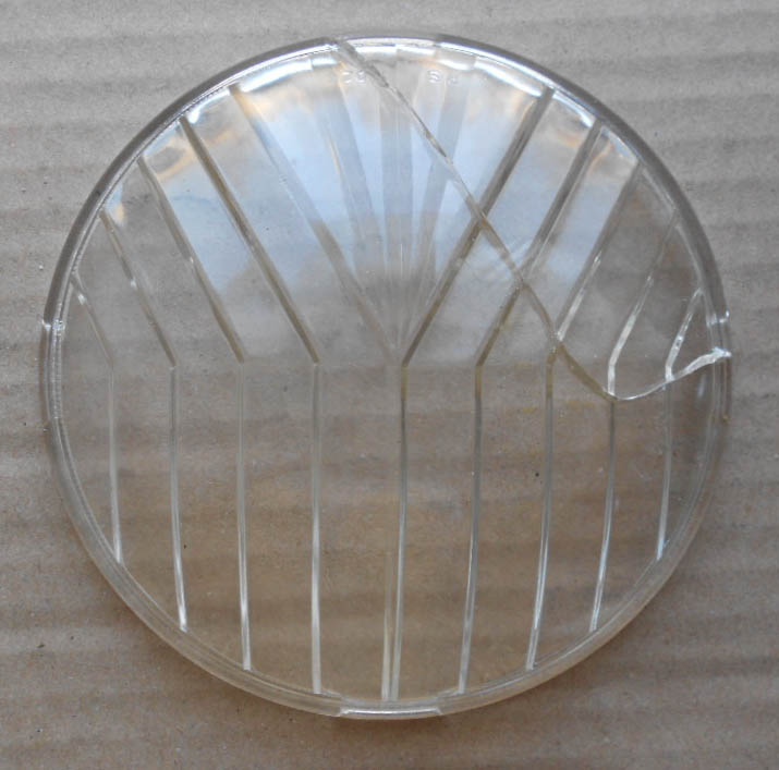 Vitre phare verre Auteroche cassée 123mm
