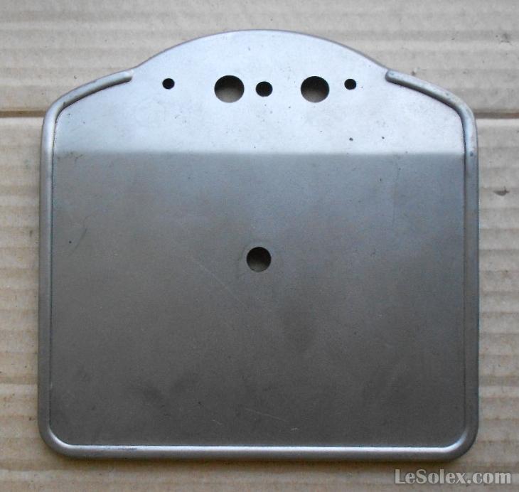 Plaque immatriculation moto ancienne avec trou et pli