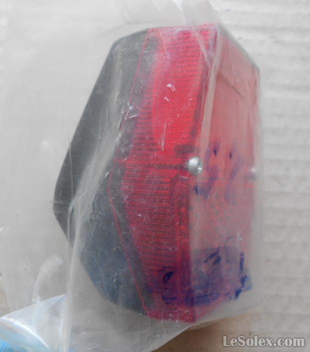 Feu rouge hexagonal motobecane origine
