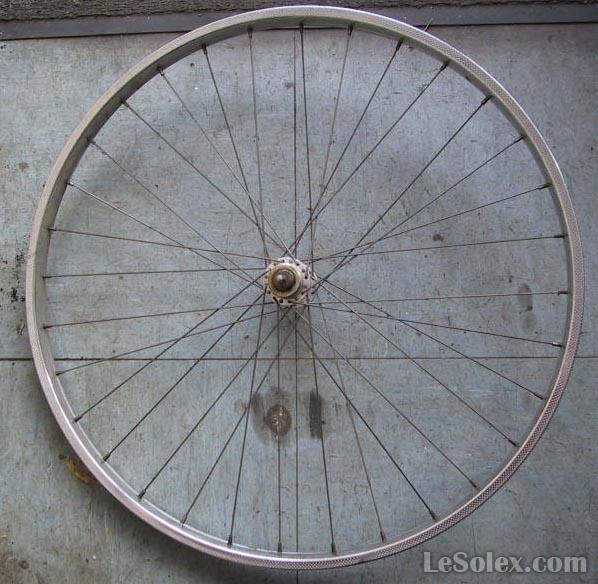 roue arriere velo ancien 600A neuve