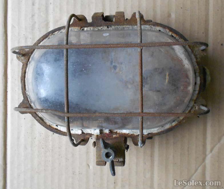 Lampe hublot exterieur ancienne