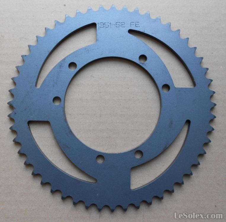 Couronne 52 dents moto 50 à boite