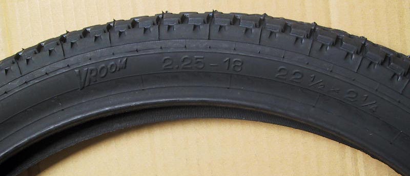 pneu 2 1/4-18 hutchinson vroom