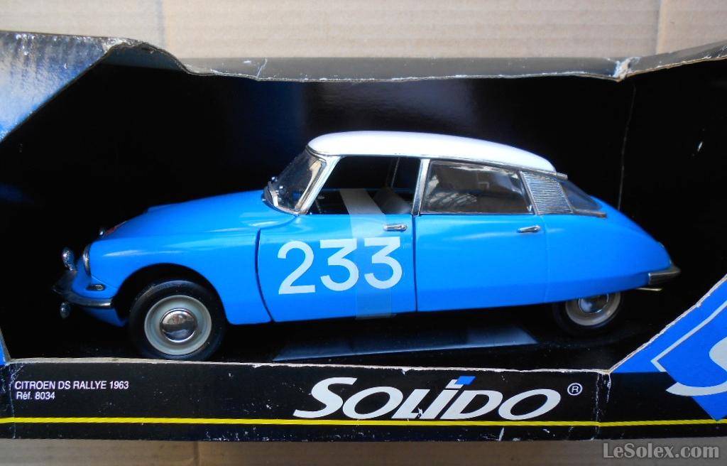 Maquette solido prestige citroen DS bleu 1963