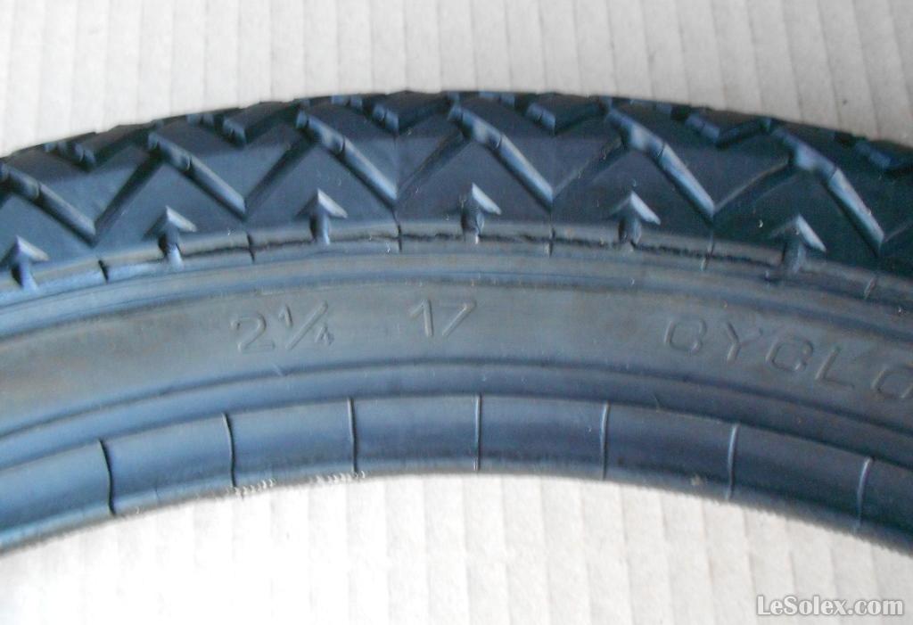 Pneu neuf michelin 2 1/4-17 solex tenor  craquelé