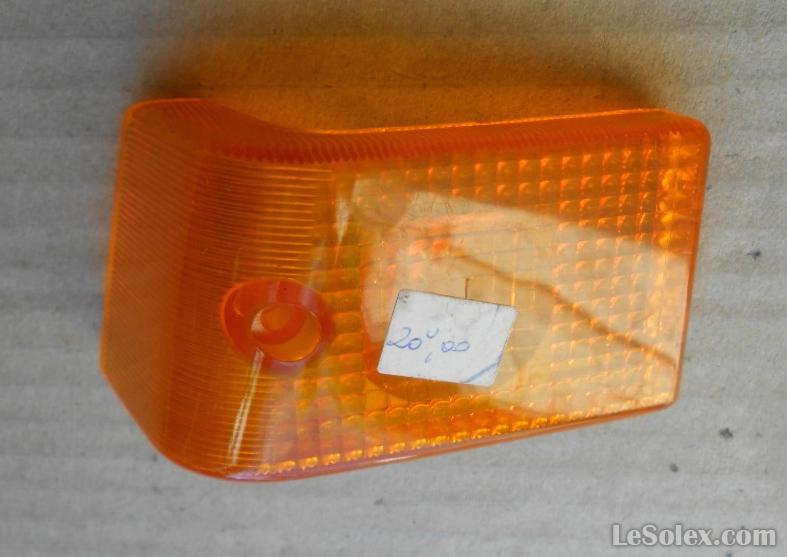 Cabochon de clignotant scooter peugeot ST50