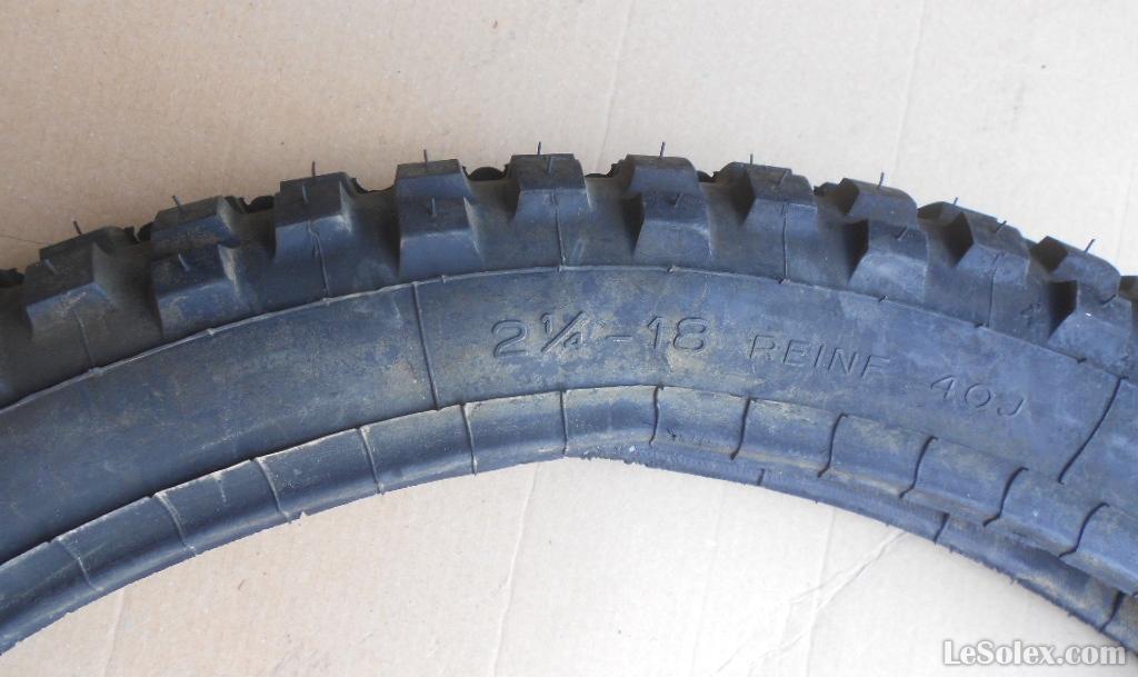 Pneu michelin T50 2 1/4-18 craquelé