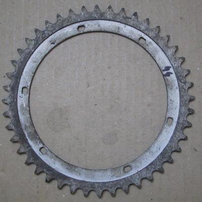 couronne 44 dents 133 mm