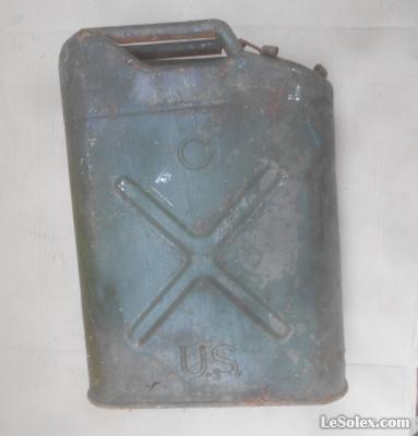 Jerricane d�essence ancien 1956 US