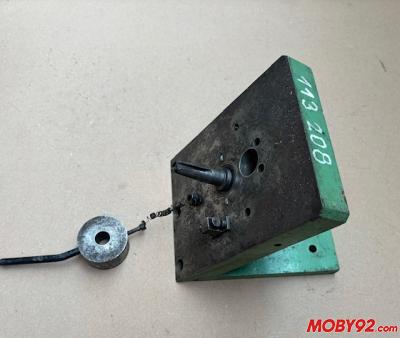 objet de l'usine solex, support pour faire tourner les rotor