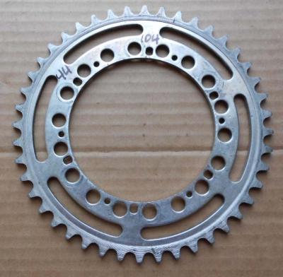 couronne 44 dents 104 mm